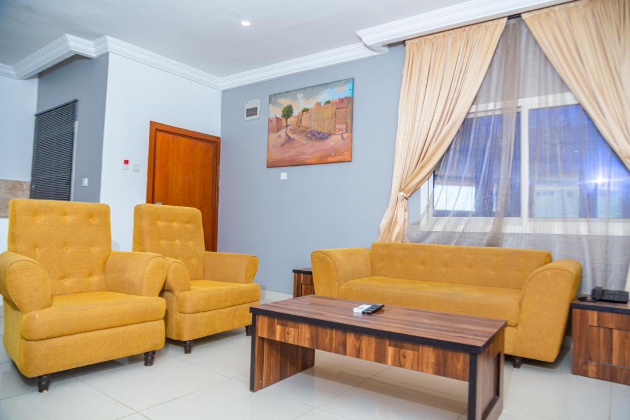 Guest Pride Hotel Kano Buitenkant foto