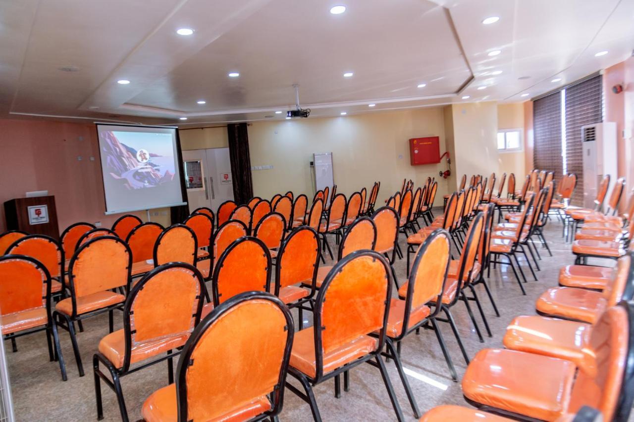 Guest Pride Hotel Kano Buitenkant foto