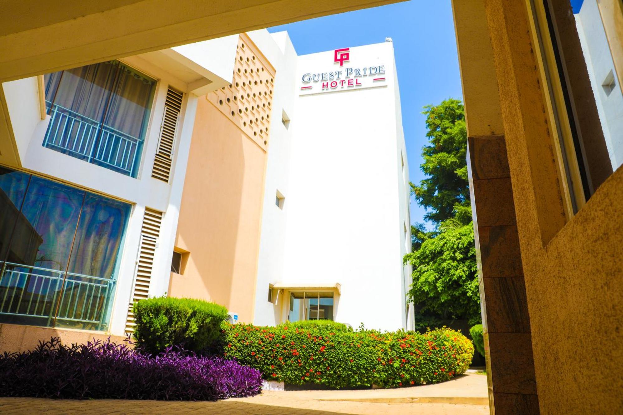 Guest Pride Hotel Kano Buitenkant foto