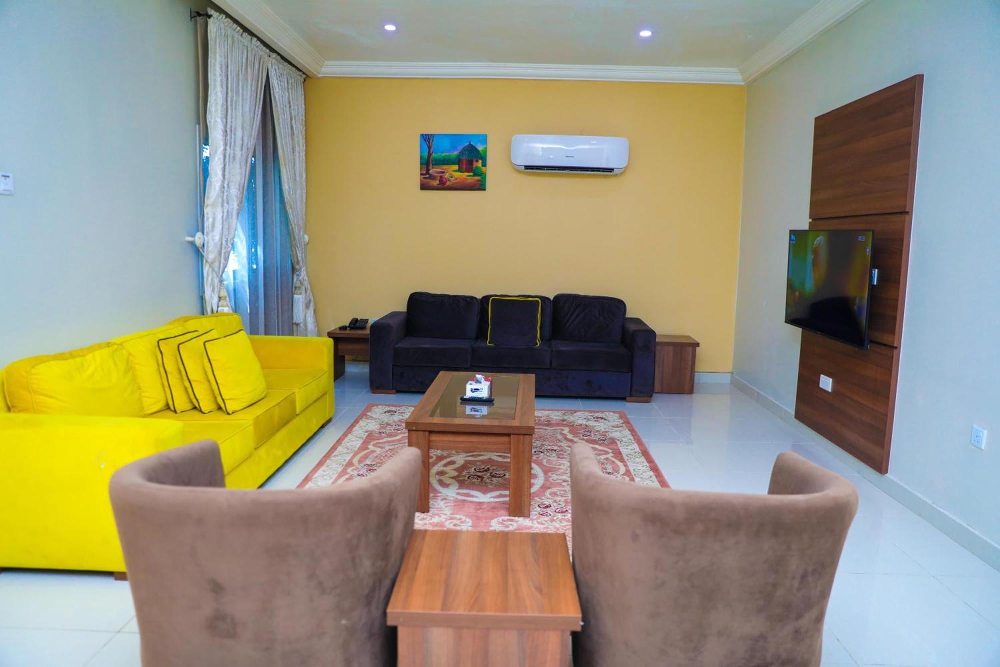 Guest Pride Hotel Kano Buitenkant foto